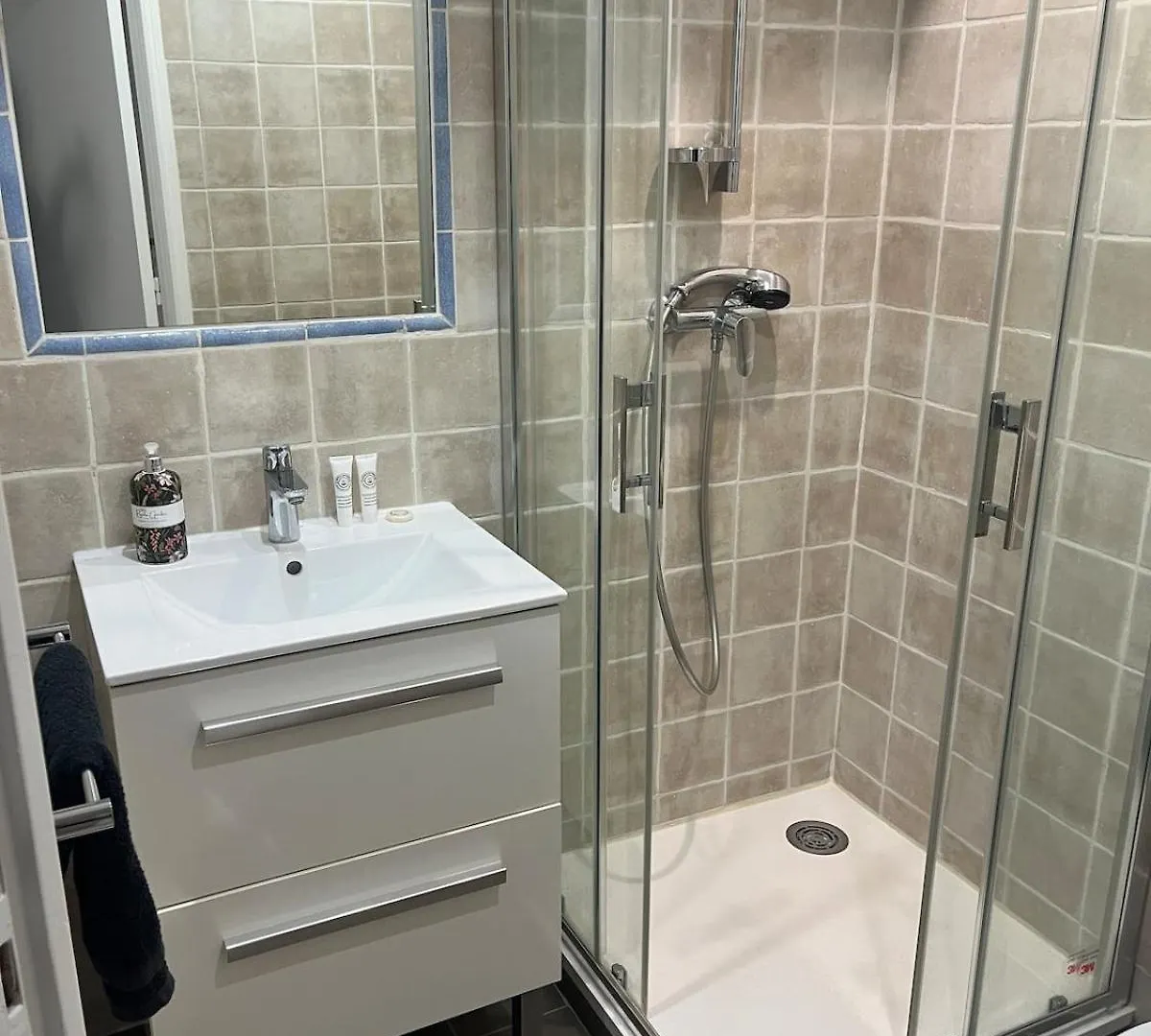 אנטיב 2 Rooms, Old Town דירה